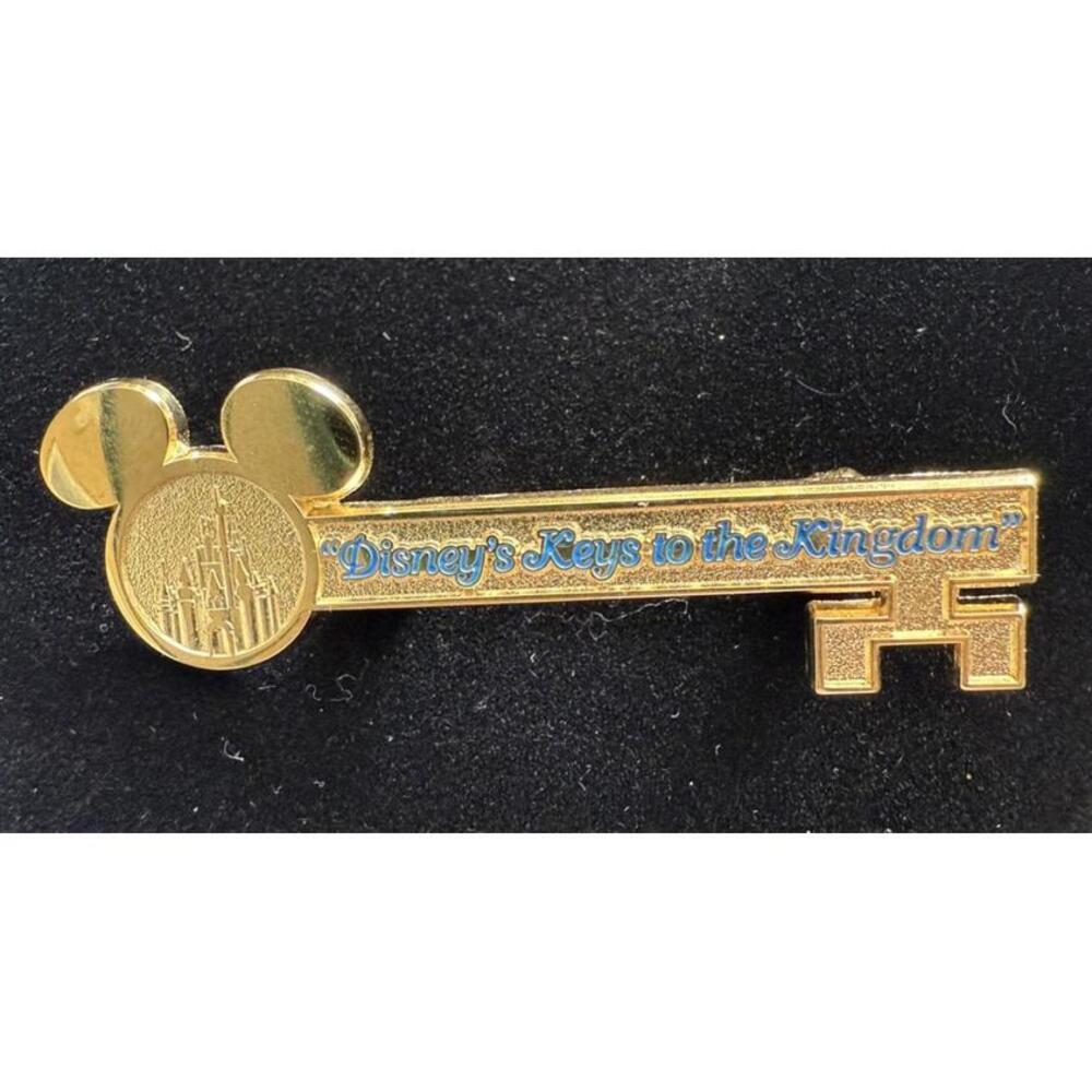 Disney Parks Magic Kingdom Castle Disney's Keys to the Kingdom Gold Tone Key Pin
